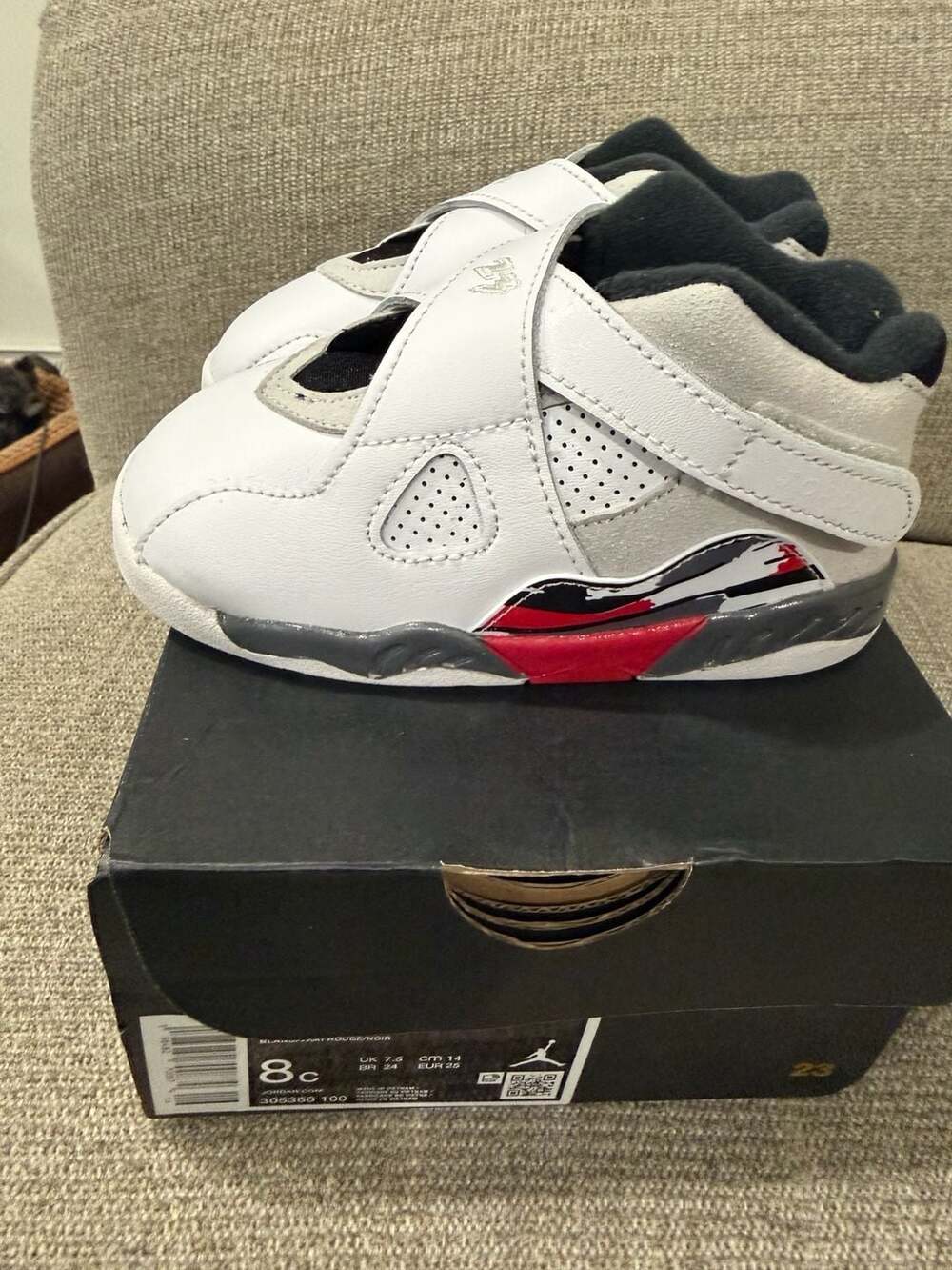 Jordan 8 Retro TD Bugs Bunny White Black True Red Size 8C